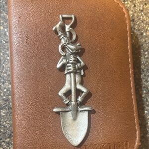 Vintage Walt Disney world goofy shovel